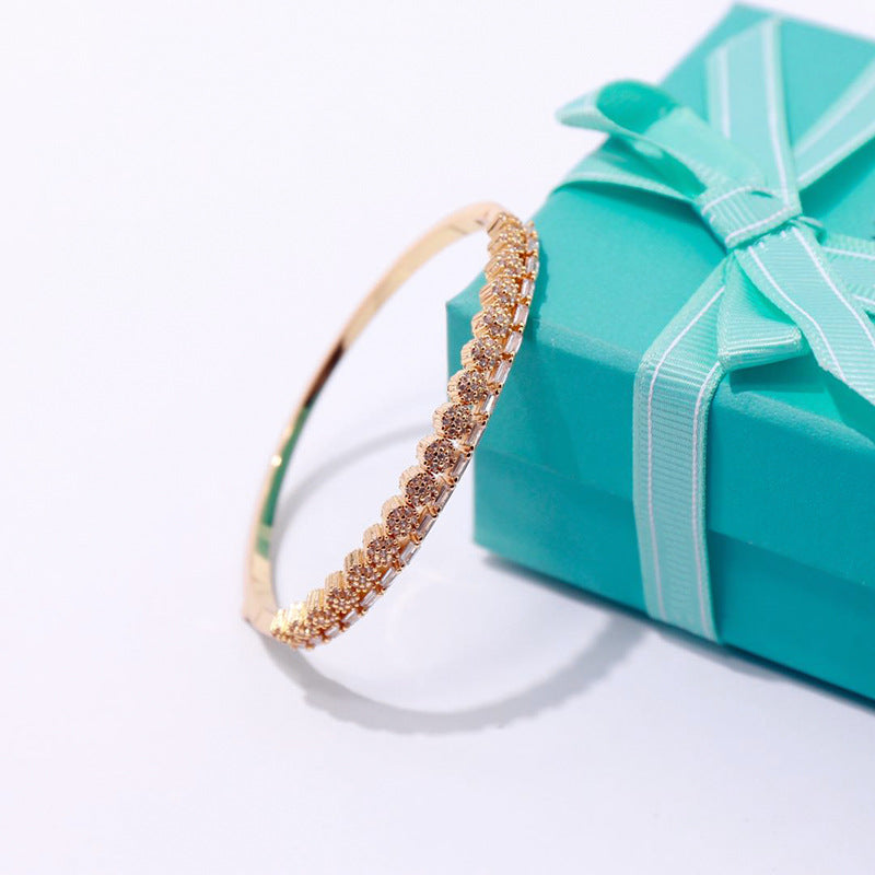 Simple fashion party shining diamond-encrusted zircon smooth snap buckle bracelet six-diamond small flower splicing rectangular diamond bracelet