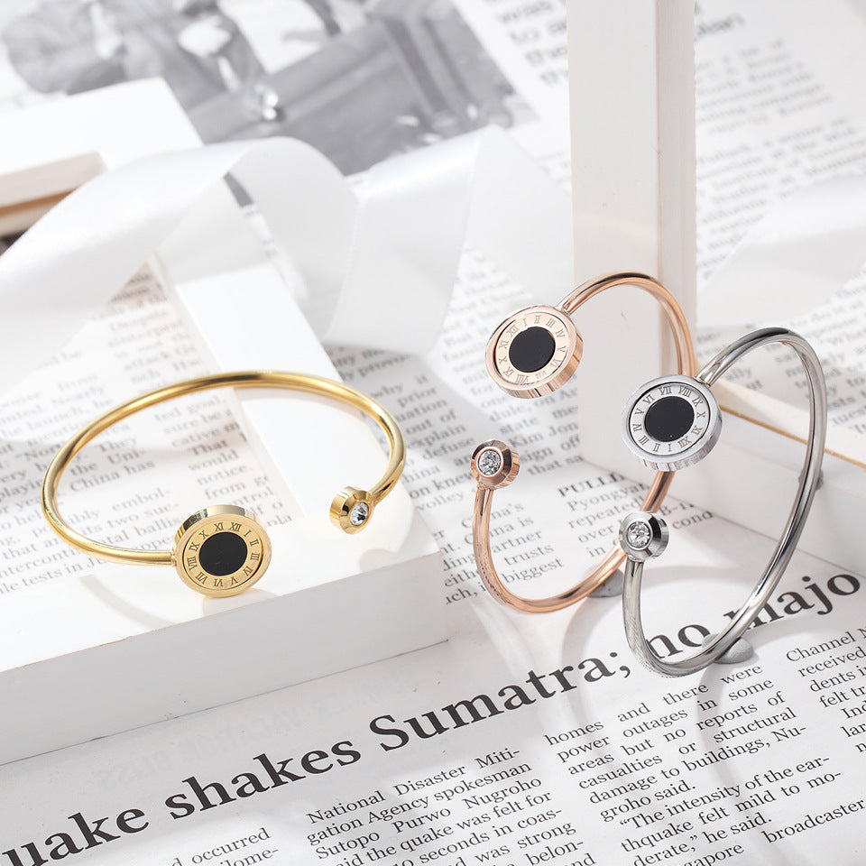 Popular hot-selling Roman alphabet agate shell rotatable stainless steel bracelet female rose gold titanium steel bracelet