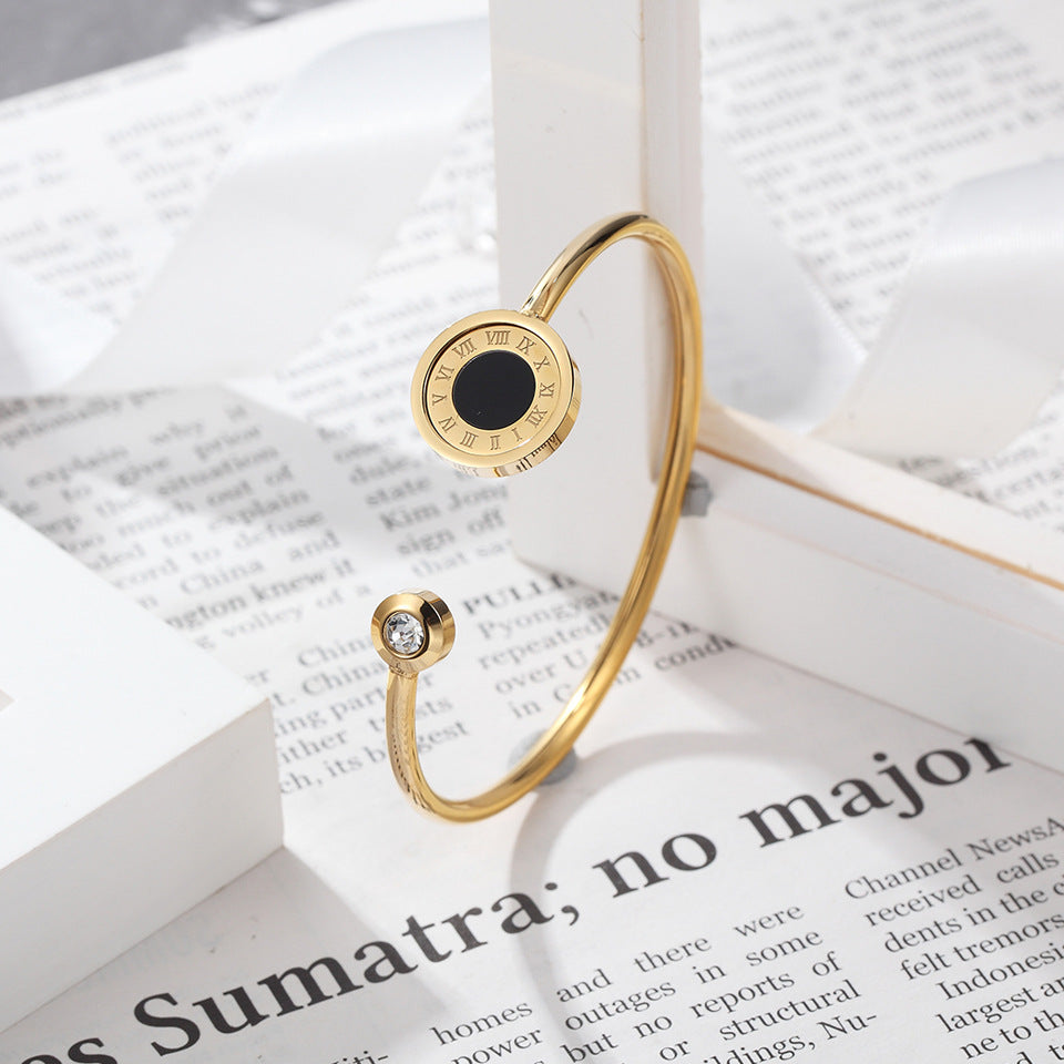 Popular hot-selling Roman alphabet agate shell rotatable stainless steel bracelet female rose gold titanium steel bracelet