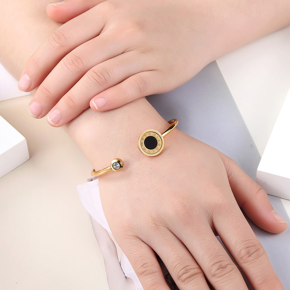 Popular hot-selling Roman alphabet agate shell rotatable stainless steel bracelet female rose gold titanium steel bracelet