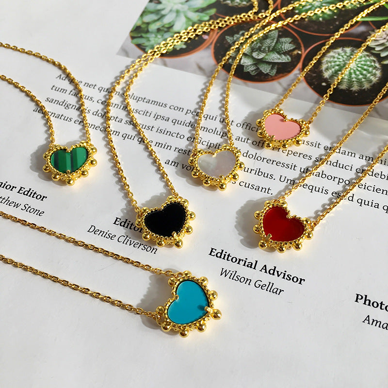 Simple and sweet bead edge love heart-shaped peach heart shell agate malachite necklace, natural stone collarbone chain