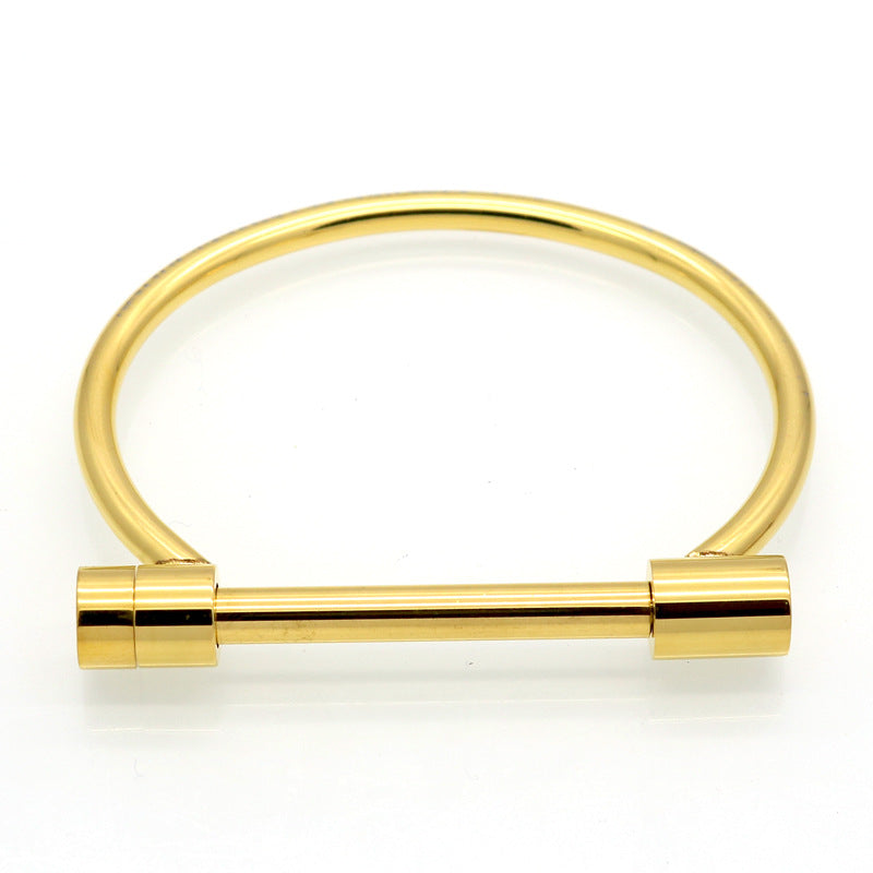 European personality tide explosion titanium steel horseshoe vacuum plated gold bracelet D word horseshoe buckle stainless steel bracelet street shot mixed batch