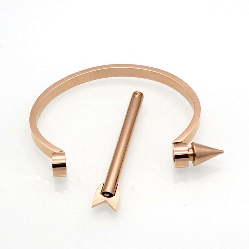 Popular hot-selling stainless steel arrow personalized C semicircular screw bracelet, open stainless steel