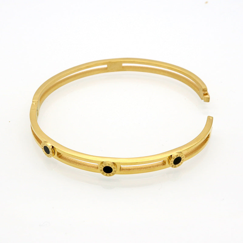 Stylish and simple, new Roman letter sticky black shell bracelet, buckle opening titanium steel stainless steel bracelet jewelry