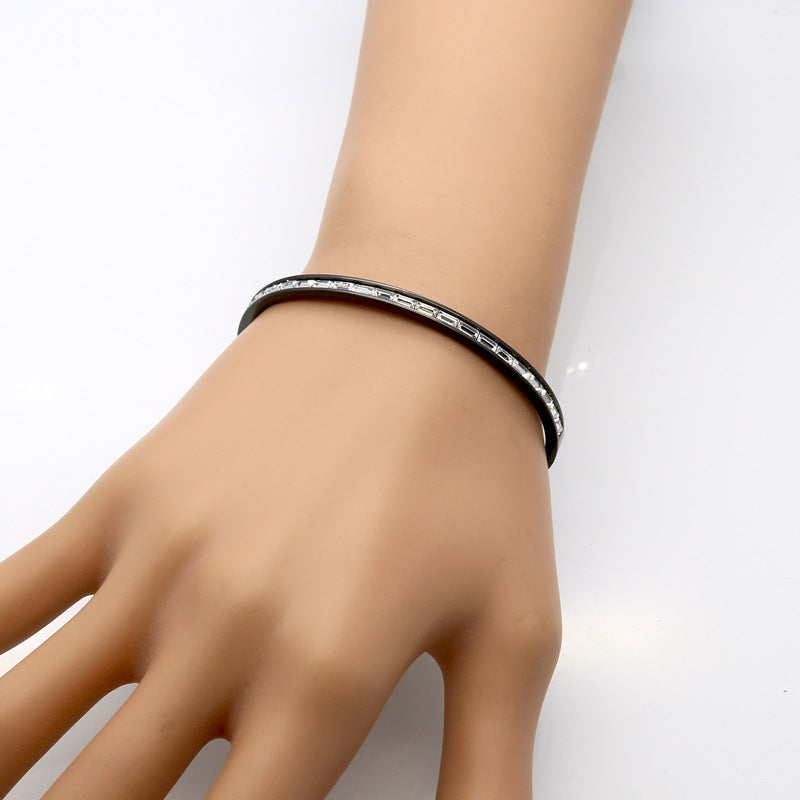 Stylish diamond buckle bracelet, personalized titanium steel bracelet