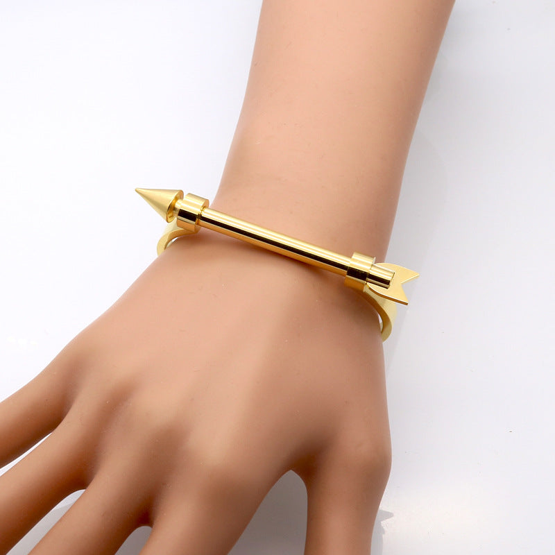 Popular hot-selling stainless steel arrow personalized C semicircular screw bracelet, open stainless steel