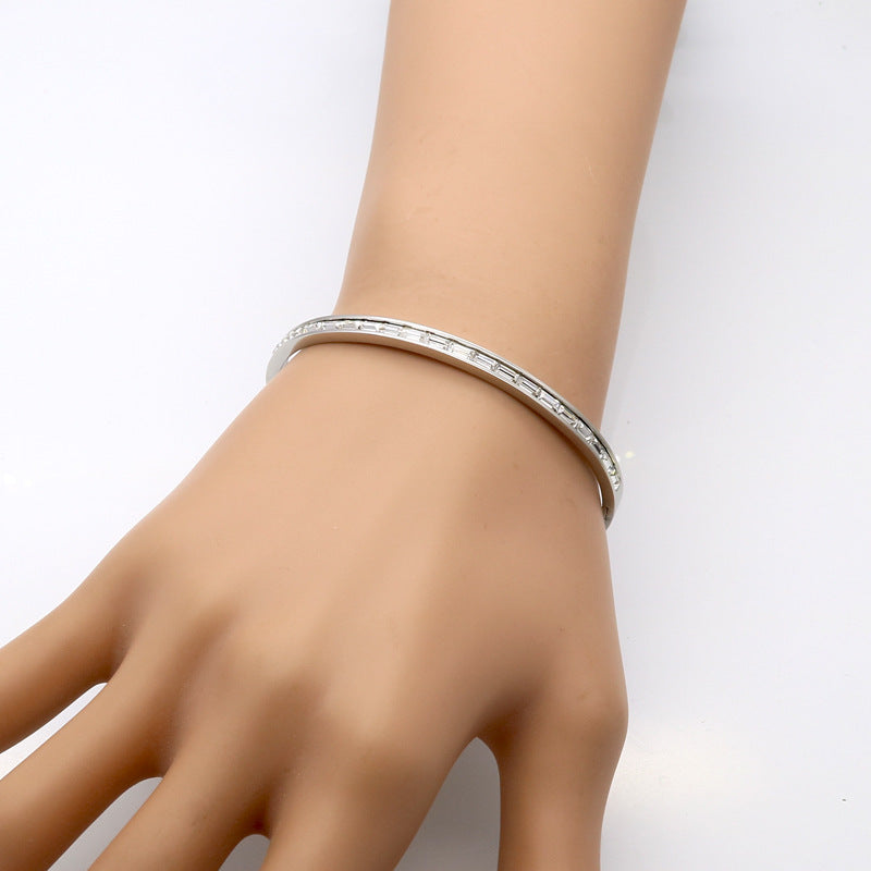 Stylish diamond buckle bracelet, personalized titanium steel bracelet
