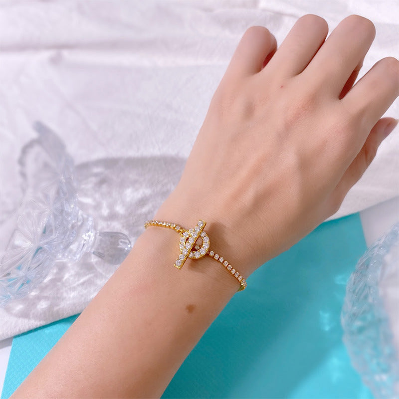 Light luxury sparkling zircon full diamond personalized buckle necklace